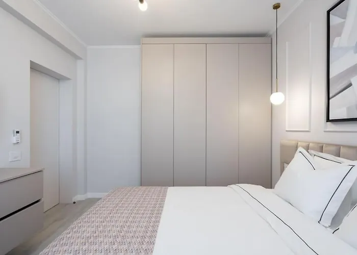 Stylish 2br Vilacrosse Passage - Netflix Bükreş